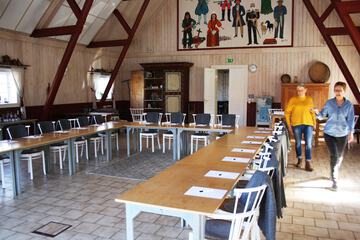 Meeting facility