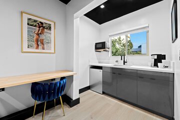 Private kitchenette