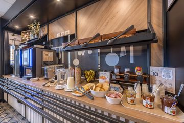 Breakfast buffet