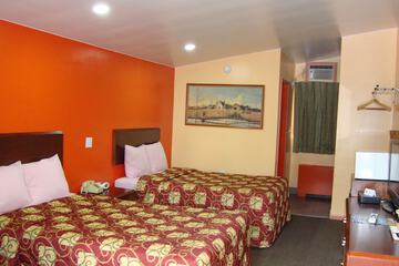 Pinconning Trail Inn Motel