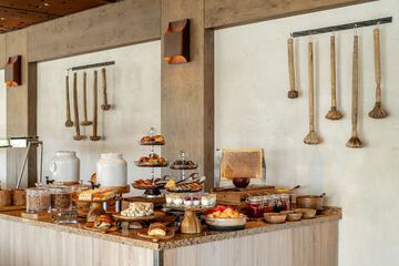 Breakfast buffet