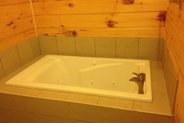 Jetted tub