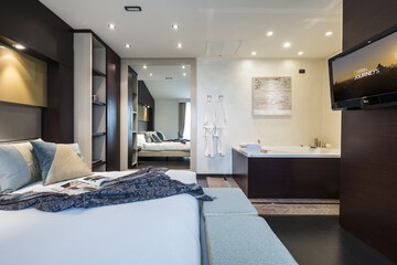 Jetted tub