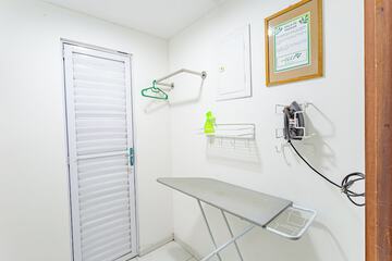 Iron/ironing board