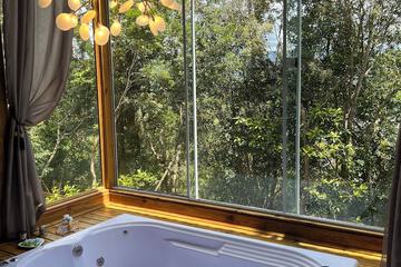 Private spa tub