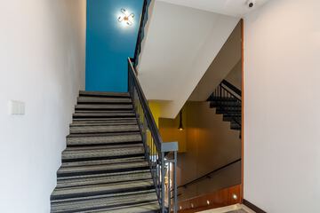 Handrails in stairways