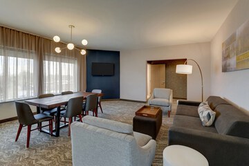 Room 33 of 60