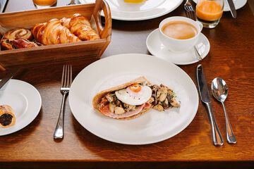 Breakfast meal