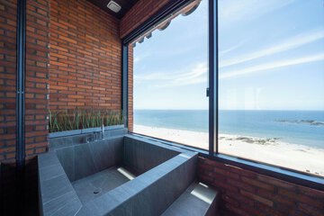 Beach/ocean view