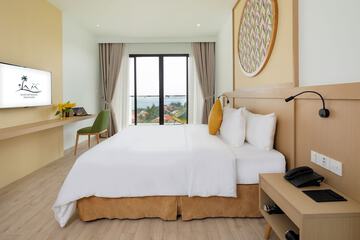 Beach/ocean view
