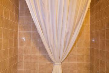 Deep soaking bathtub