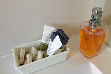 Bathroom amenities