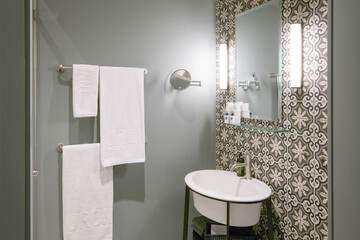 Bathroom sink