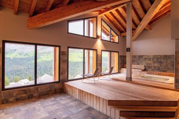 Indoor spa tub