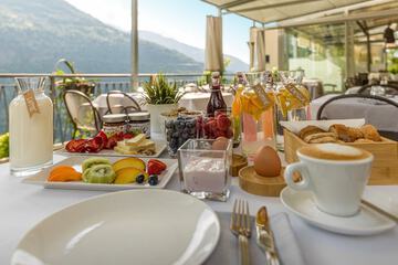 Breakfast buffet