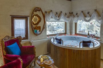 Private spa tub