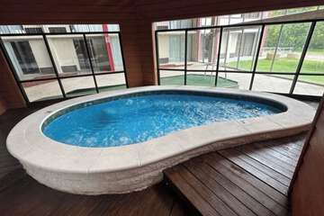 Indoor spa tub