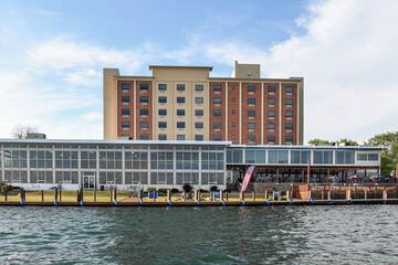 Crowne Plaza Niagara Falls NY Riverside by IHG
