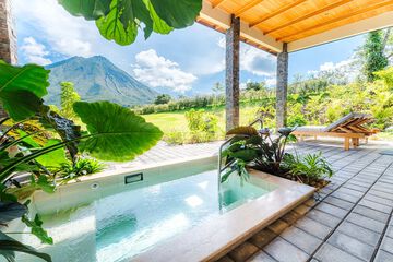 Private spa tub