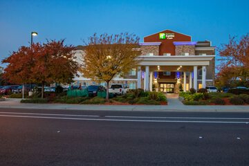 Hotel 8 of 135