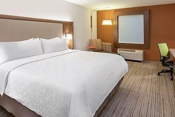 Room 13 of 26
