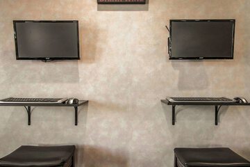 Business Center 44 of 49