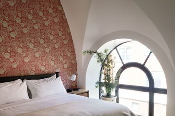 Room 18 of 37