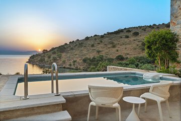 Private pool