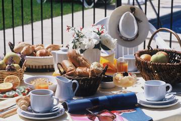 Breakfast meal