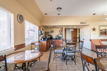 Breakfast/Coffee Service 39 of 50