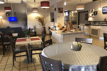 Breakfast area
