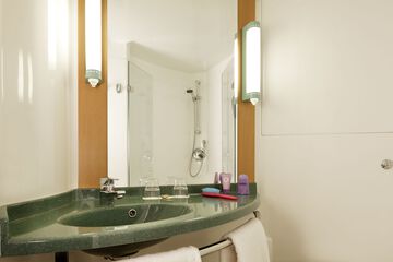 Bathroom sink