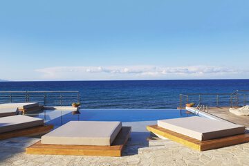 Infinity pool