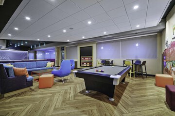 Hotel Interior 27 of 40