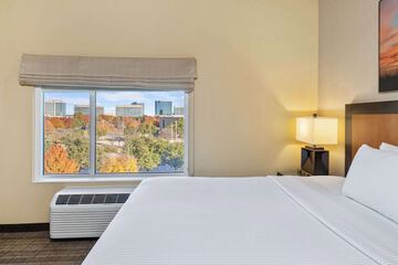 Room 52 of 91