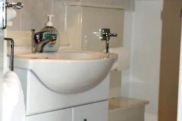 Bathroom sink