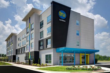 Tru by Hilton Macon North GA