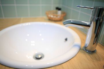 Bathroom sink