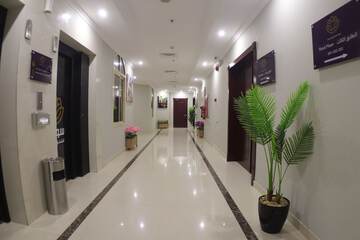 Handrails in hallways