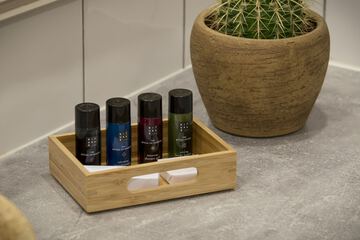Bathroom amenities