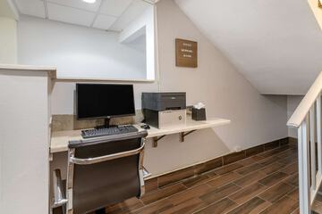 Business Center 59 of 59