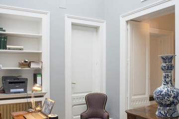 Check-in/check-out kiosk