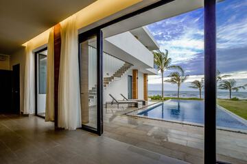 Beach/ocean view