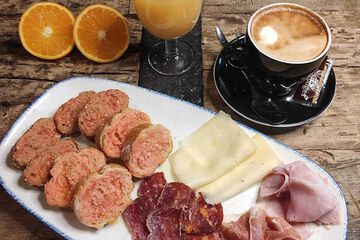 Breakfast meal