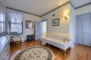 Room 14 of 33