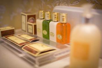 Bathroom amenities