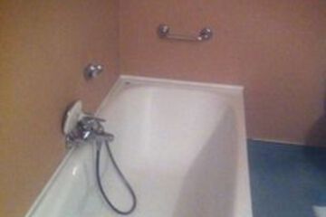 Deep Soaking Bathtub