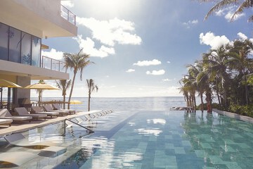 Infinity pool