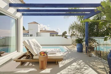 Private pool