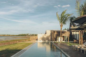 Infinity pool